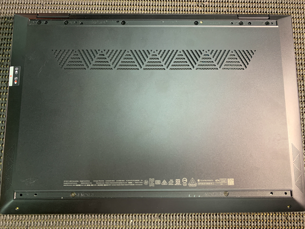 HP ENVY X360 画面の半分しか映らない 液晶パネル交換修理しま